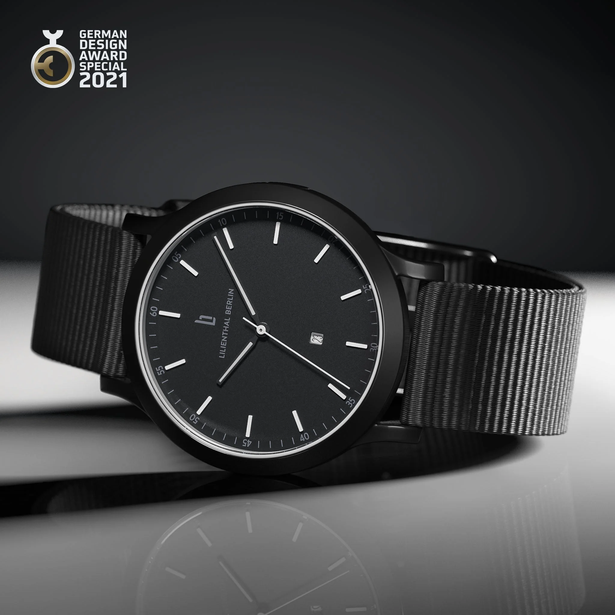 Huxley – Black White - Image 3