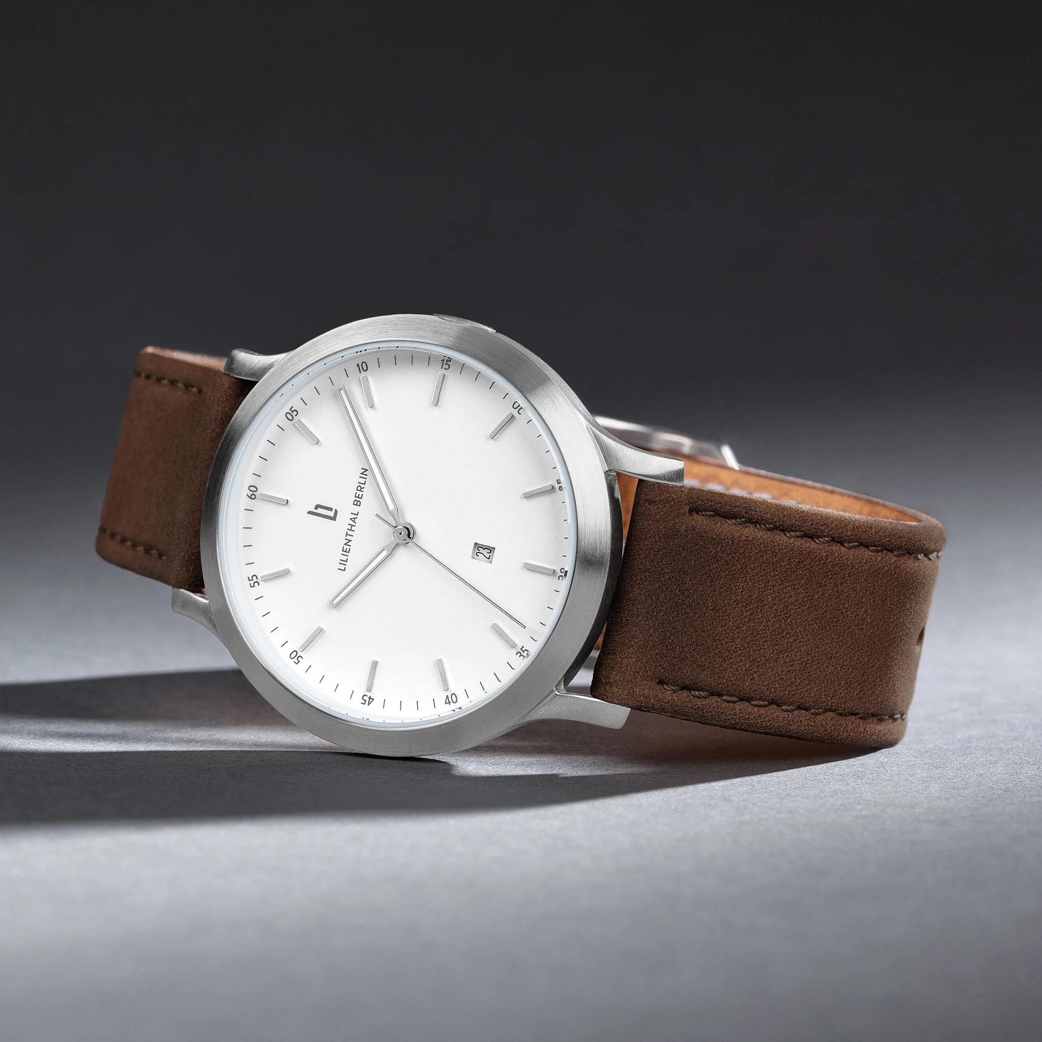 Huxley – Silver White - Image 3